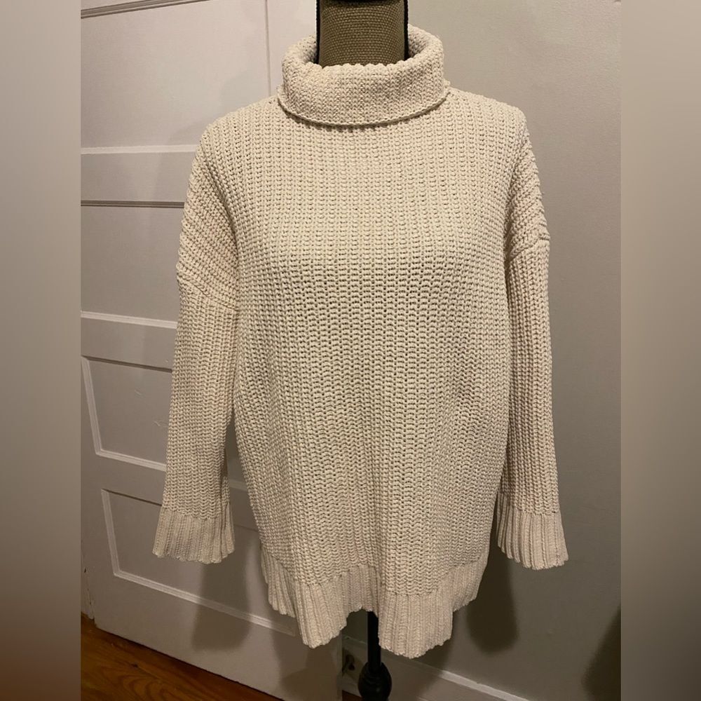 Aerie Cream Turtleneck Sweater